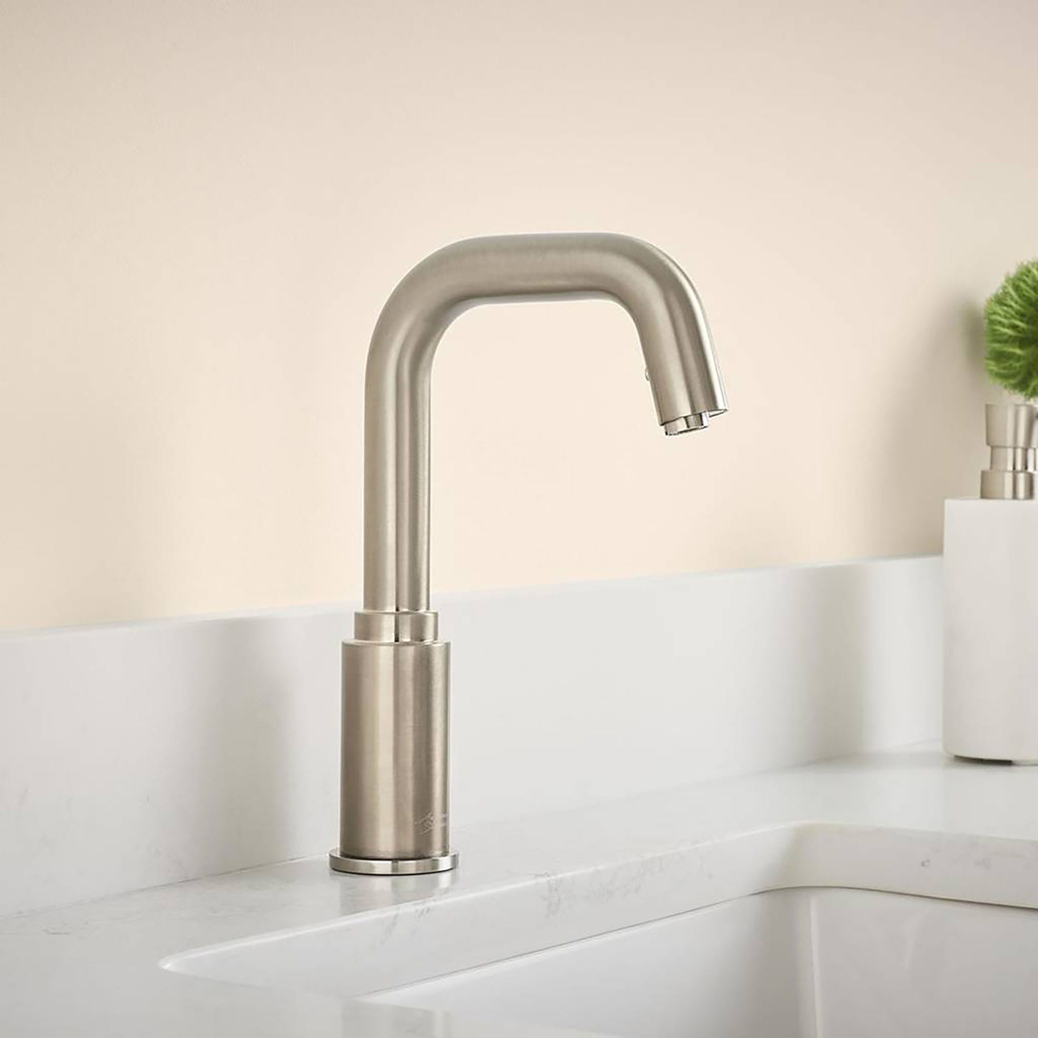 Serin® Touchless Faucet, Battery-Powered, 1.5 gpm/5.7 Lpm